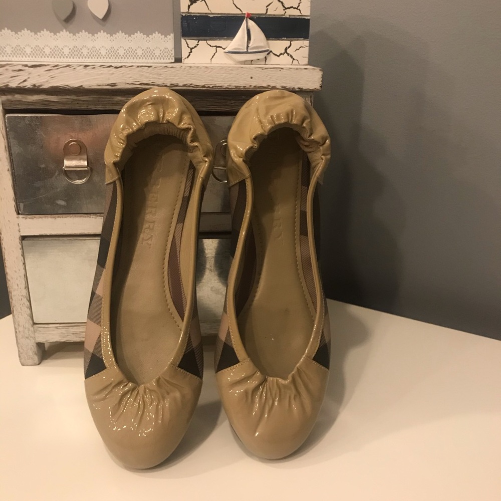 Burberry flats